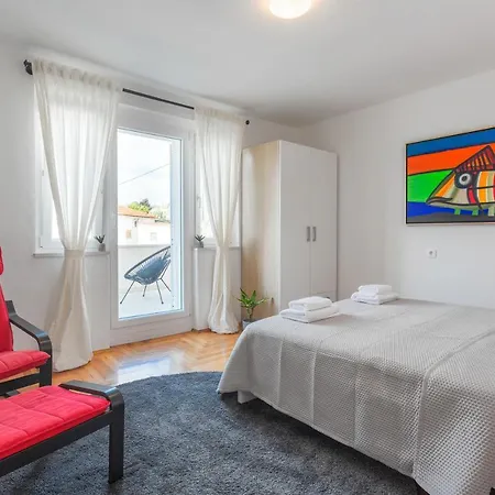 View Apartamento *