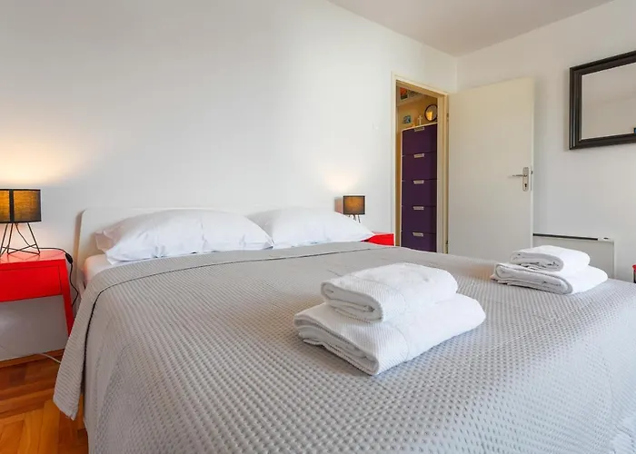 View דירה חוואר